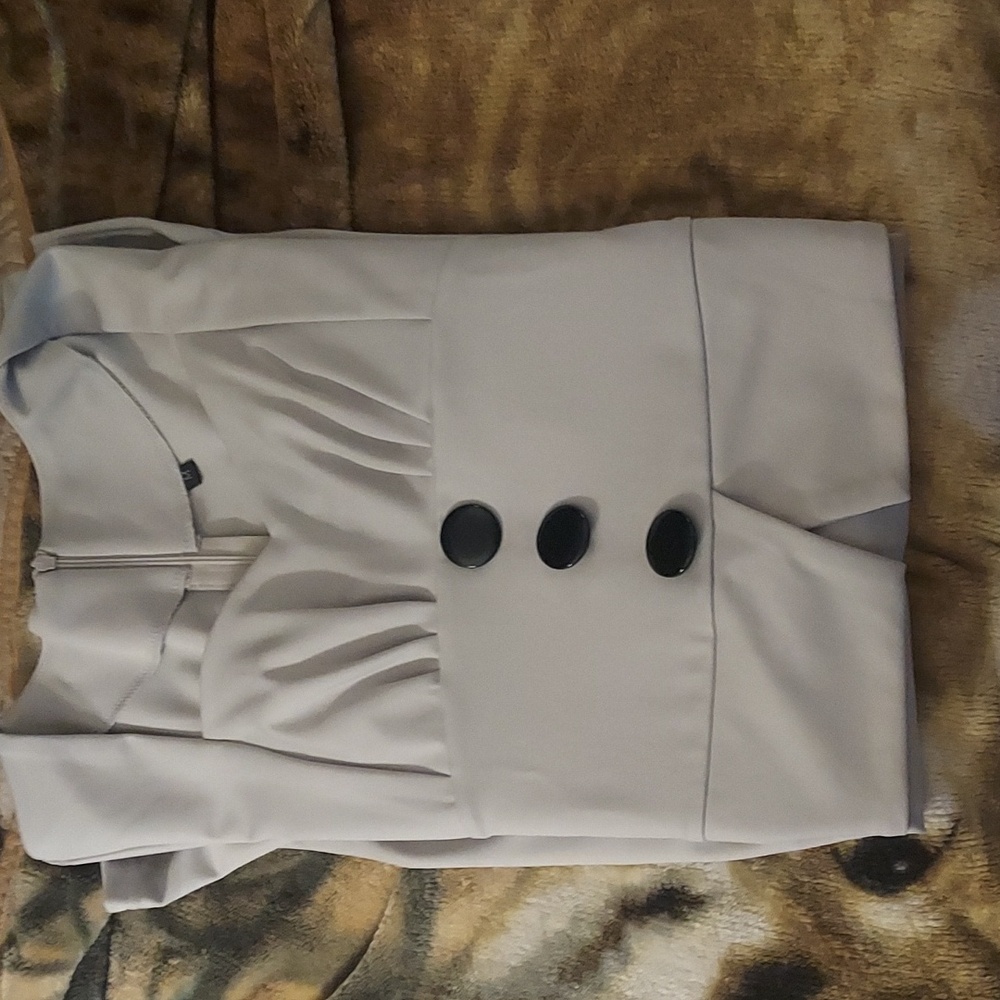 Dress - Picture 3 of 3